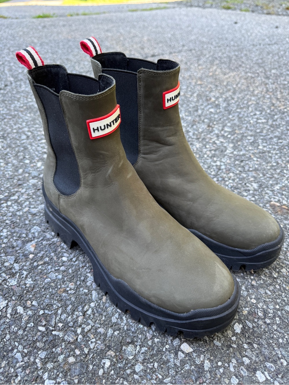 Hunter Women’s Olive Chelsea Lug Boots Size 8